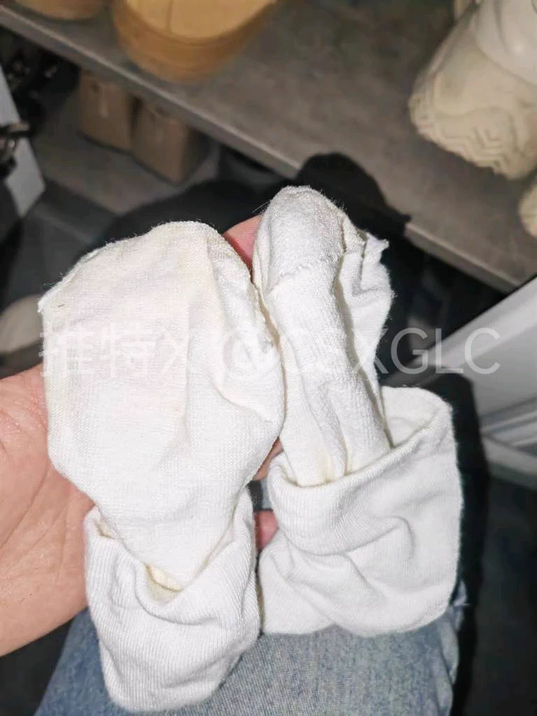 020地区，广东广州同好投稿，扫楼碰到不讲卫生的小姐姐，每双鞋里都塞了一双没洗的袜子，味道香香的，必须好好享用！完整版已发群内，寻广州本地高素质同好交流。 https://t.co/WXMxwf5Oyd