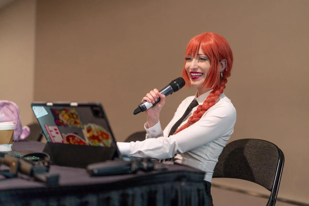Day 2 of @animethon was amazing thanks to your support! 

I want to cry at how many people came to listen to my panel &amp; came to meet me at the signing session 😭💙

I am so happy and grateful for all the support 🙏 https://t.co/P5IQWTJg4l