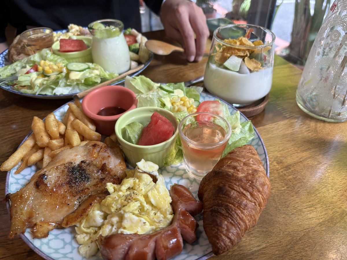 吃完早午餐後就下大雨🫠
後續約會泡湯QQ https://t.co/dO2h8u2LRz