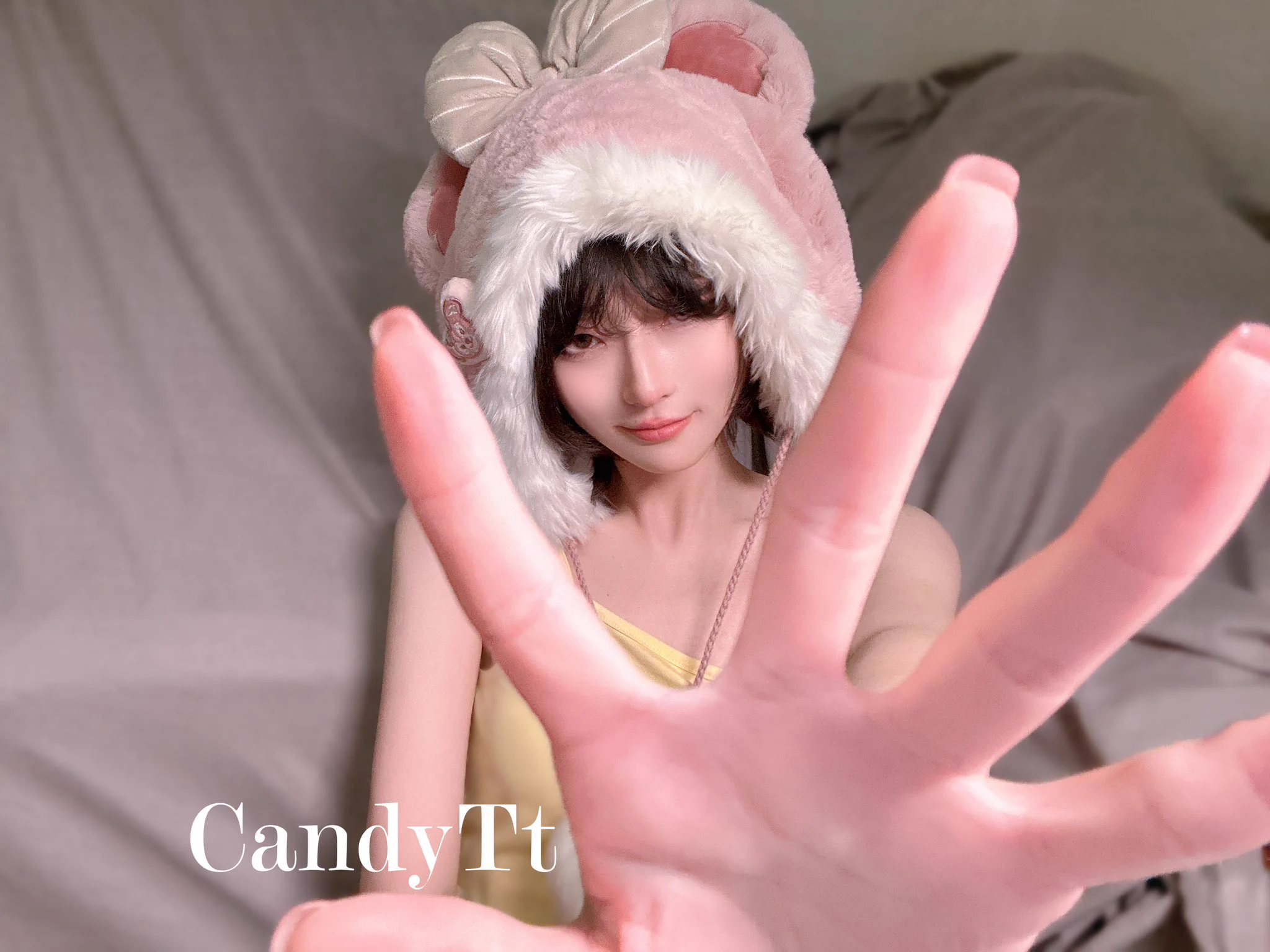 年轻是本钱，但不努力就不值钱#贫乳 #反差女 #短发 https://t.co/kNSGIlf2il