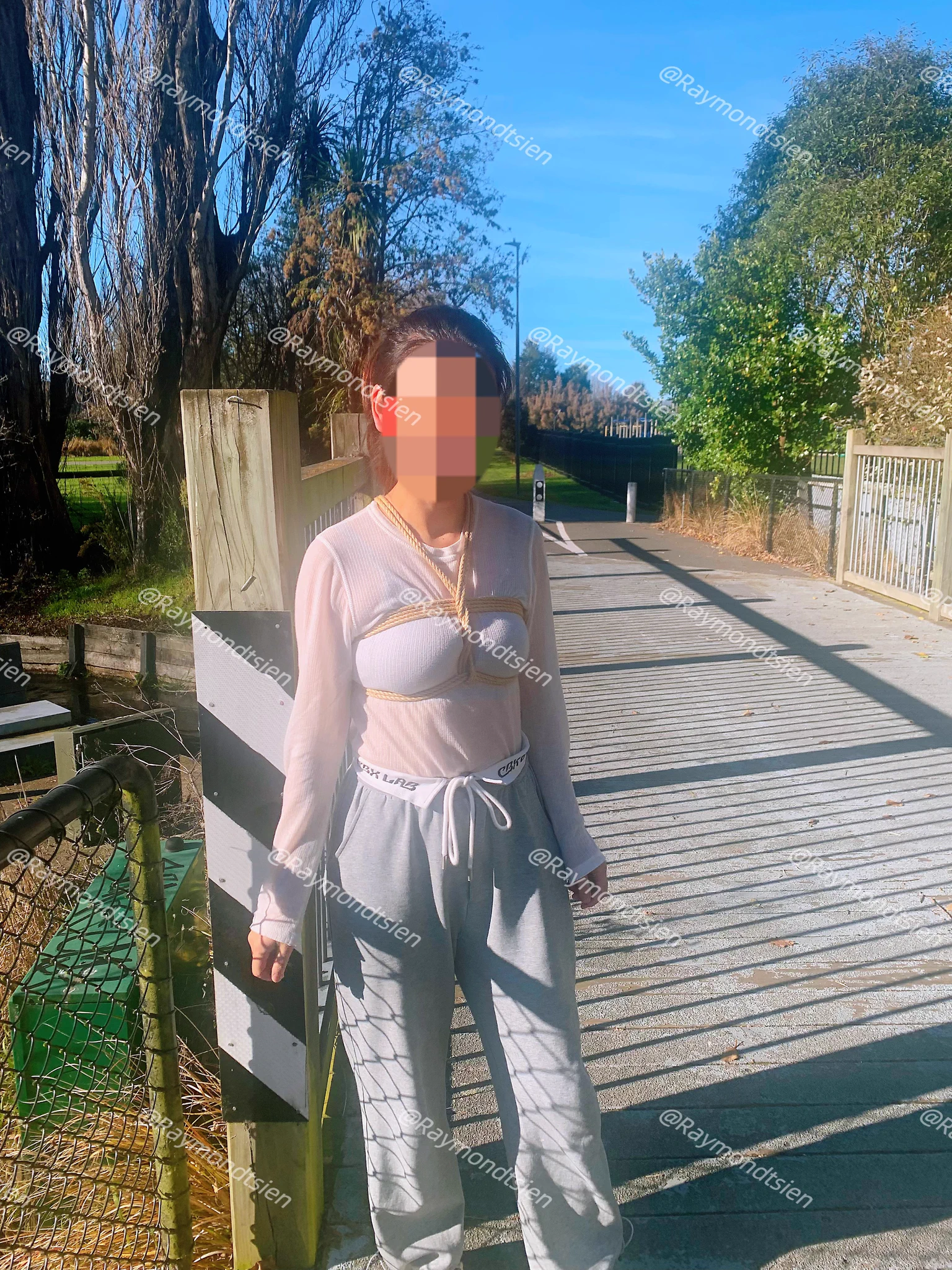 前几天出去晨跑，突然问我要不要给她绑个绳衣出去晨跑。越来越会主动取悦主人了。 https://t.co/ldT7JOtouo