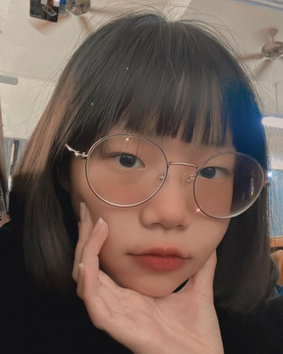 【网友投稿 No.1017】高中眼镜同学 #眼镜娘 #眼镜妹 #投稿 #反差 #投稿曝光 #女友 #女友分享 #女友系列 #女同学 #女同事 https://t.co/gOp6YAxfqN