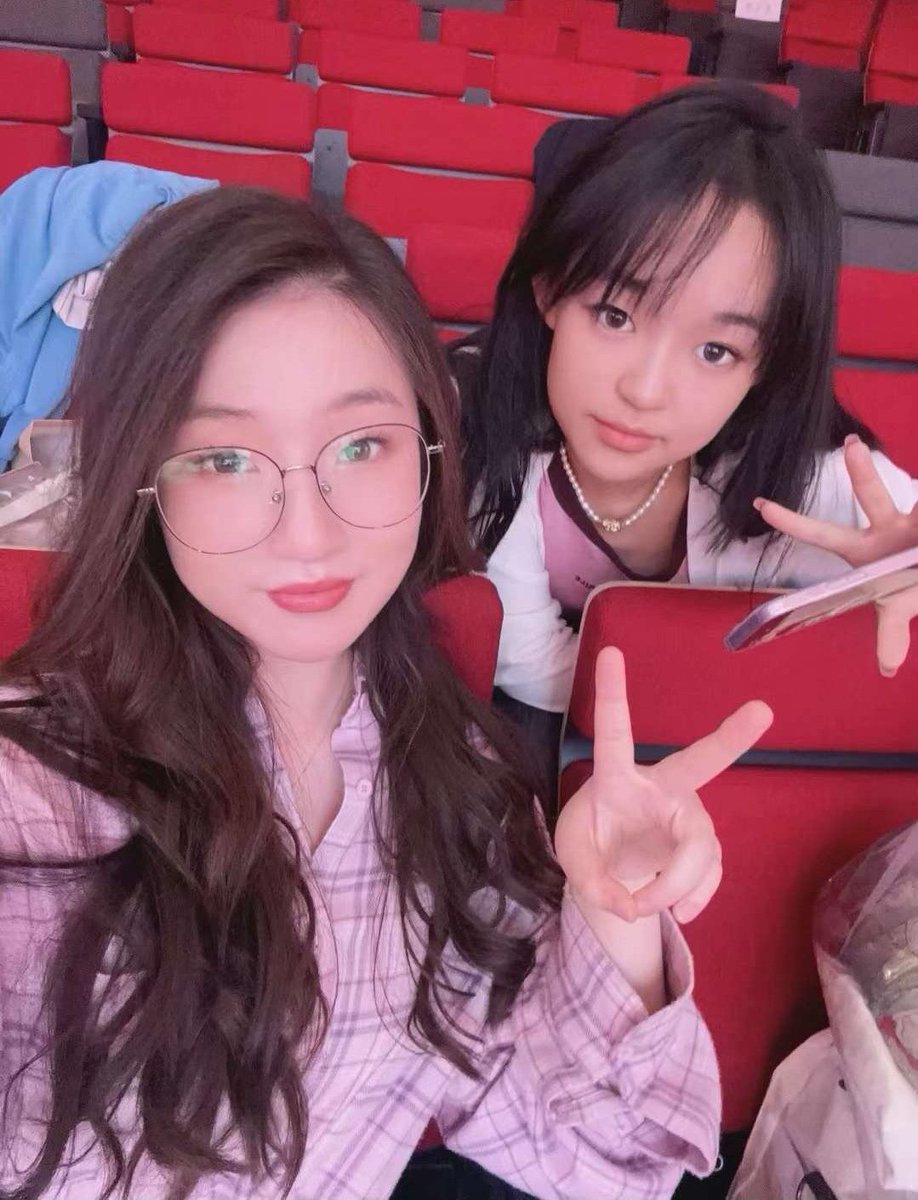 【网友投稿 No.1019】眼镜小姐姐 #眼镜娘 #眼镜妹 #投稿 #反差 #投稿曝光 #女友 #女友分享 #女友系列 #女同学 #女同事 https://t.co/qO8fpg7MiA