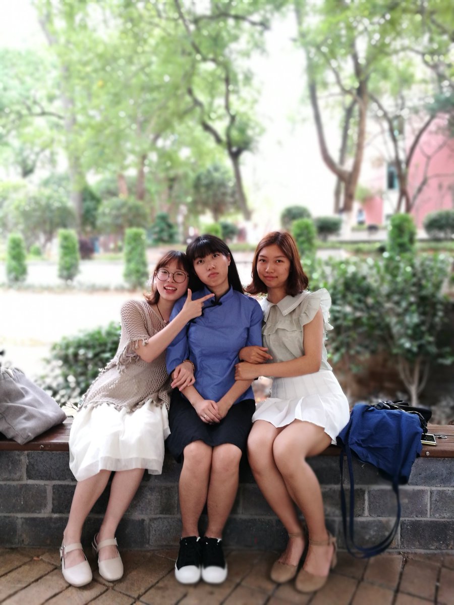 毕业小姐姐写真[164P+946M] #眼镜娘 #眼镜妹 #毕业照 #女大学生 #写真 
No.082421 预览全套尺度看置顶或私信 投稿：@007share 
眼镜娘圈子：https://t.co/VSeJDJ4Yn7 https://t.co/8qZBYcIRT0