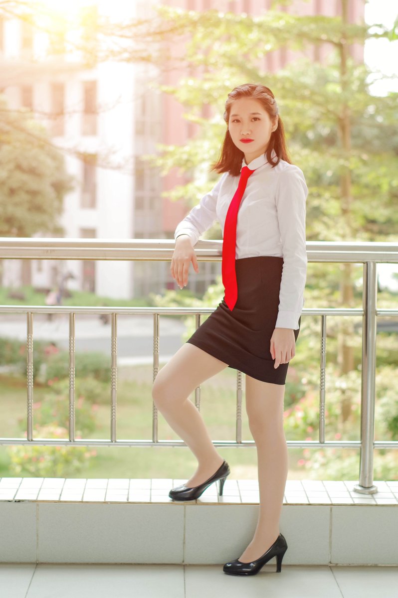 毕业小姐姐写真[70P+148M] #眼镜娘 #眼镜妹 #毕业照 #女大学生 #写真 
No.082619 预览全套尺度看置顶或私信 投稿：@007share 
眼镜娘圈子：https://t.co/VSeJDJ4Yn7 https://t.co/fwnvZYGi9M