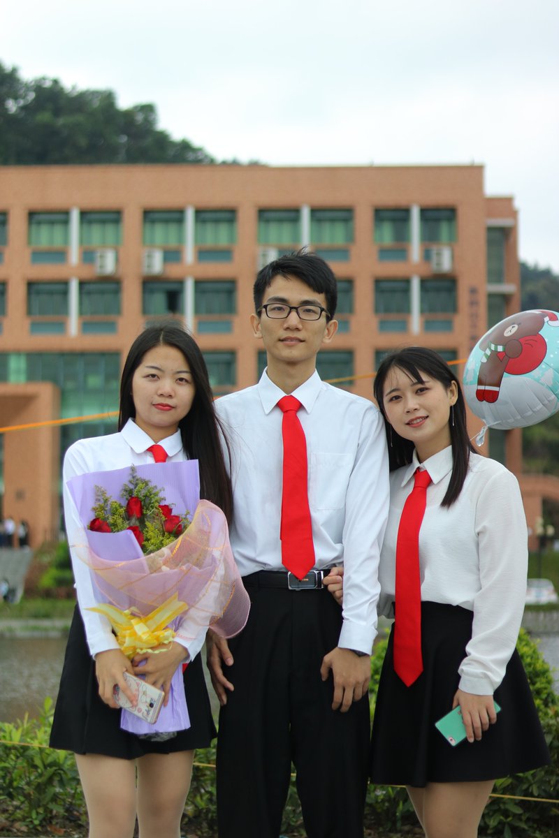 毕业小姐姐写真[34P+159M] #眼镜娘 #眼镜妹 #毕业照 #女大学生 #写真 
No.083119 预览全套尺度看置顶或私信 投稿：@007share 
眼镜娘圈子：https://t.co/VSeJDJ4qxz https://t.co/BheW1Lxem4