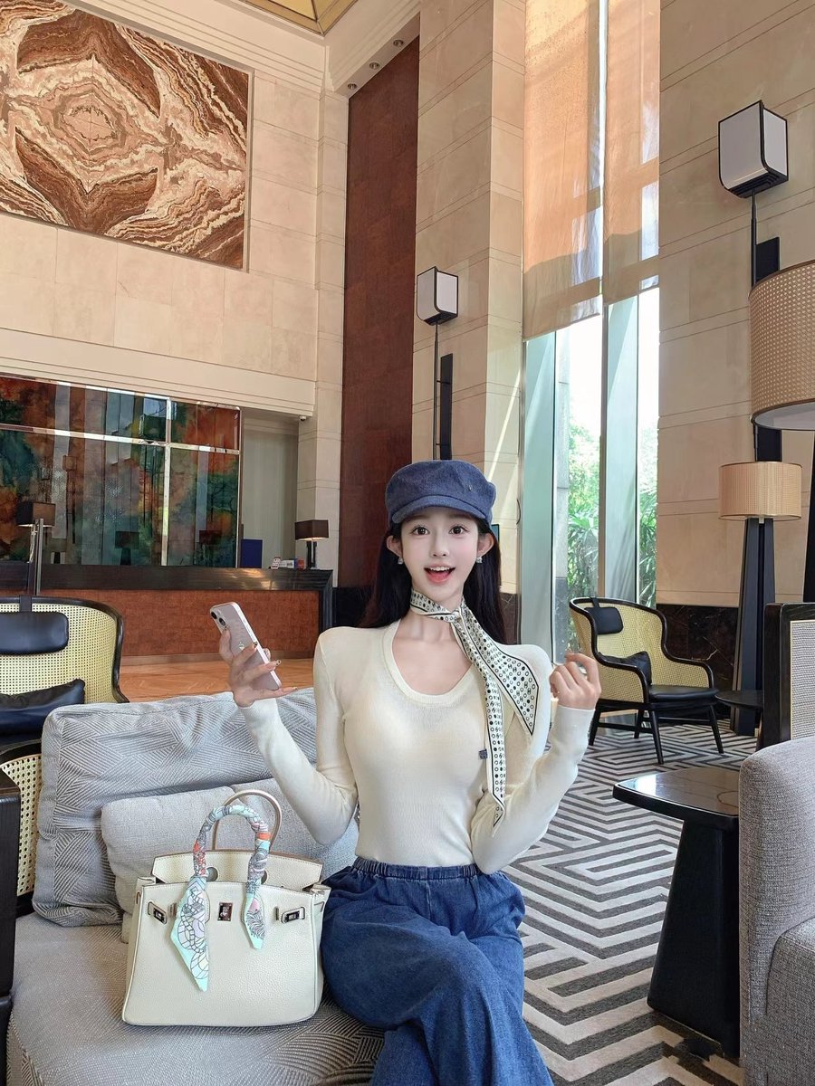 Good morning
喜欢干干净净的穿搭哦 https://t.co/e1yLIxot9Z