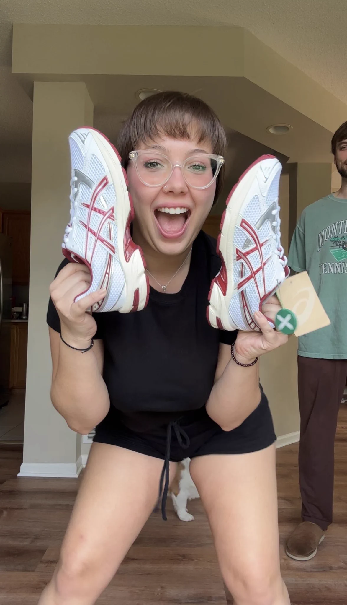 New kicksss 👟♥️ https://t.co/Mkmj3yIHEg