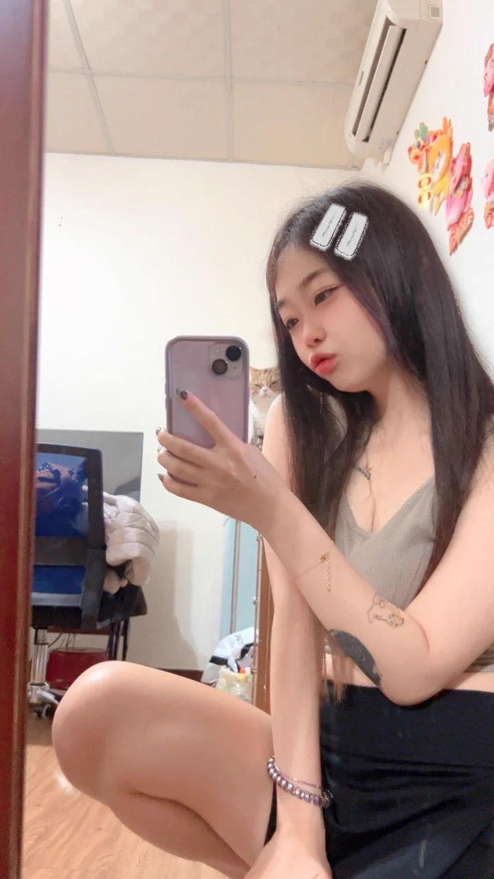 幹 我快笑死 有亮點🤣🤣🐱：嗯‘媽咪又在騷’😆肉越長越多了🥲 https://t.co/MijLnxwNMG