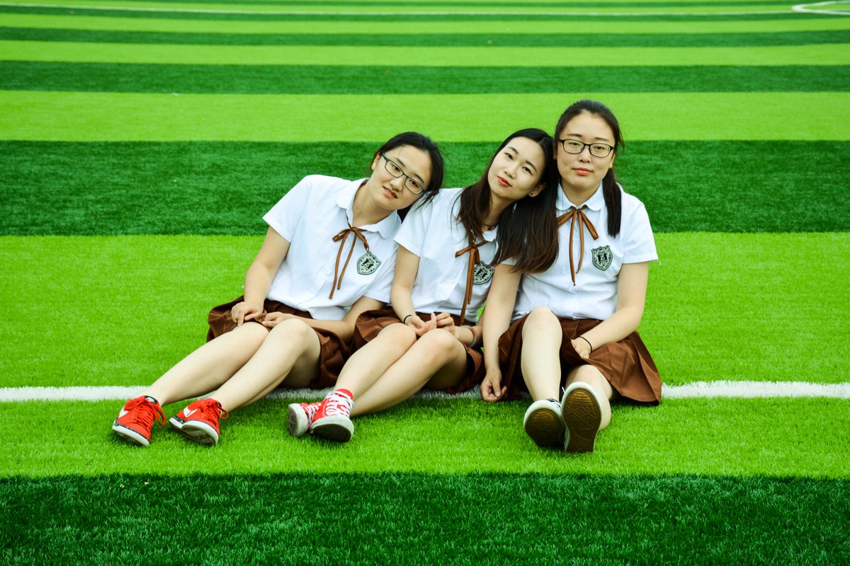 毕业小姐姐写真[185P+544M] #眼镜娘 #眼镜妹 #毕业照 #女大学生 #写真 
No.081519 预览全套尺度看置顶或私信 投稿：@007share 
眼镜娘圈子：https://t.co/VSeJDJ4Yn7 https://t.co/X4iQobSv2y