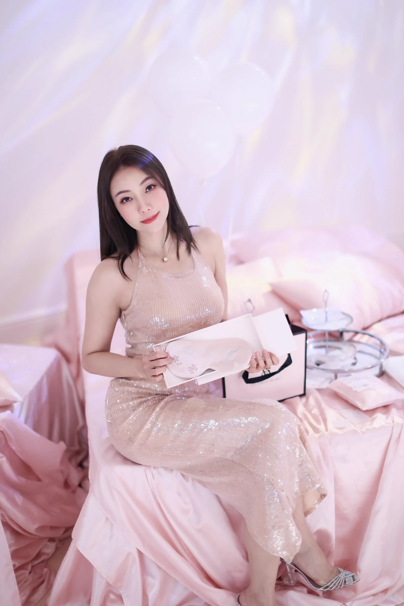 你们的小姐姐只能是我！很多时候参加活动都没有记录下美好，原声vlog会发布在抖音快手视频号💕，昨天的直播晚了一小时是因为去感受美好的夜晚啦❤️ https://t.co/FsxZotE5xq