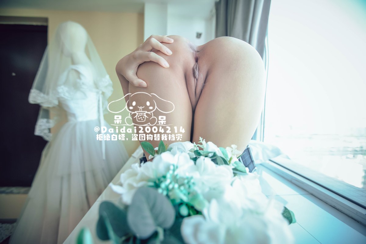 - “等一阵初秋的晚风，将洁白的裙摆轻轻吹动......”
@DaFoer_
@Daguidiyi
@Fojiangnice
@Xiaoxiaofoer https://t.co/ZCFzbxGHIq