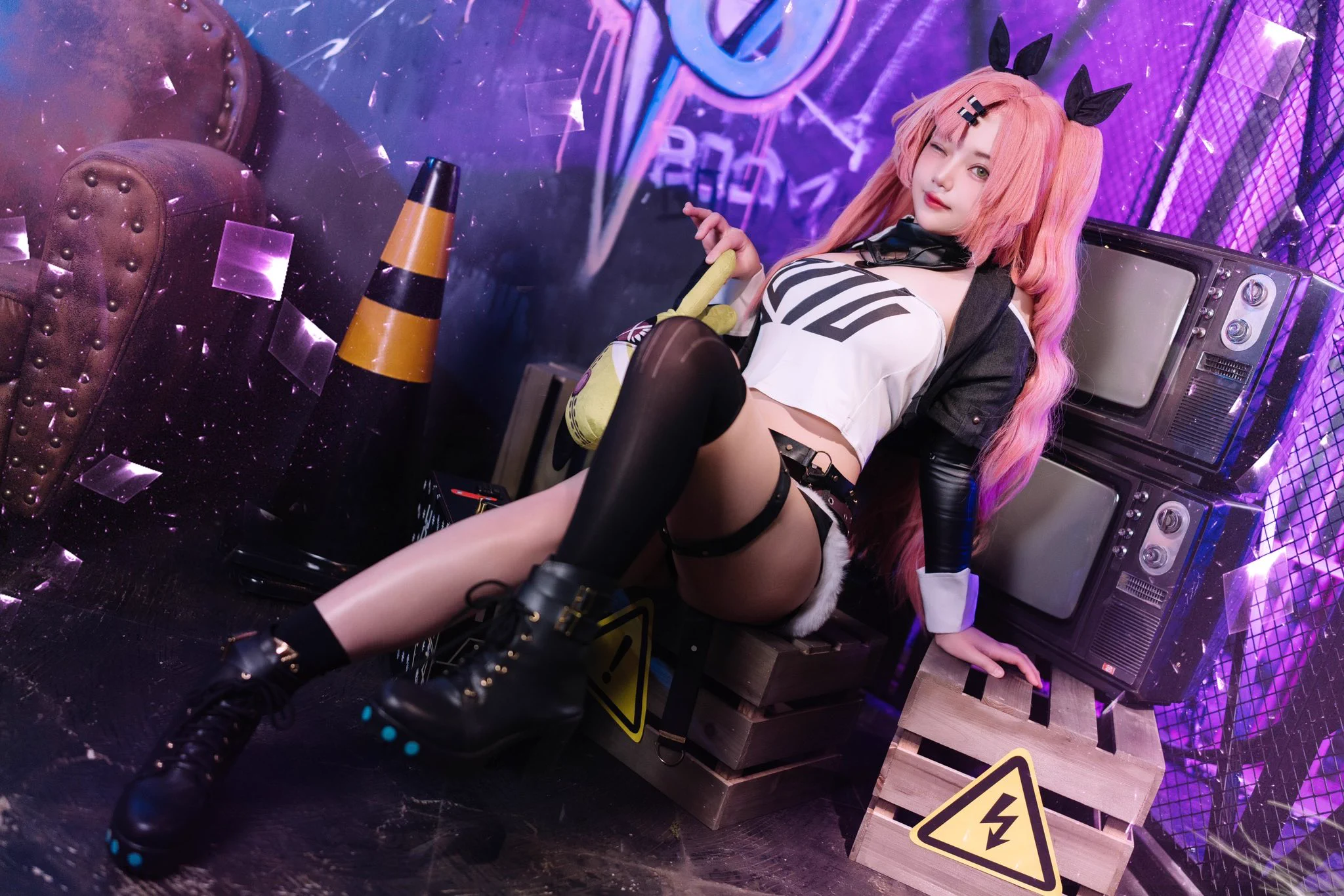 狡兔有三窟 妮可三百窟🖤你們喜歡妮可嗎？Photography @ruyibearGaffer @WeioneH#絕區零  #絕區零dripfest #zzzeroCosplay https://t.co/g7xsJ7JE25