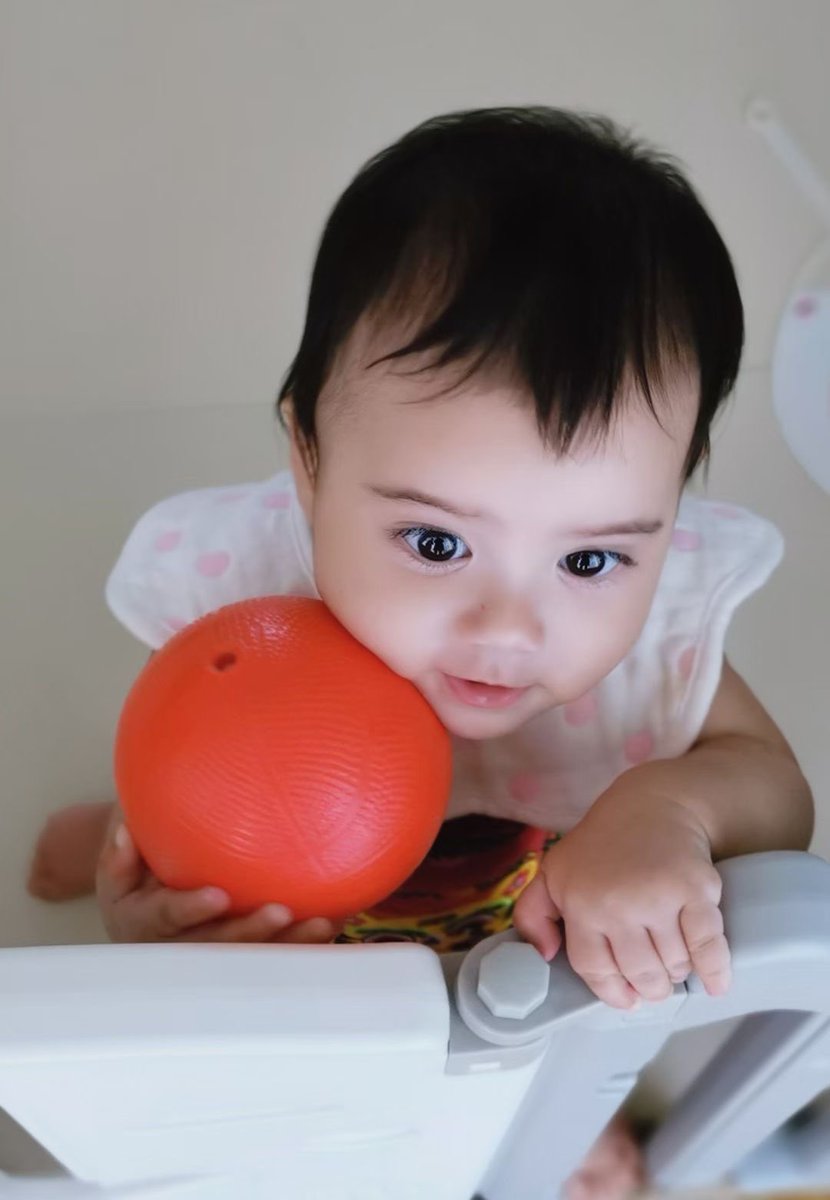 可愛島9個月了
長大真不容易啊 https://t.co/uTQ8VjLLb7