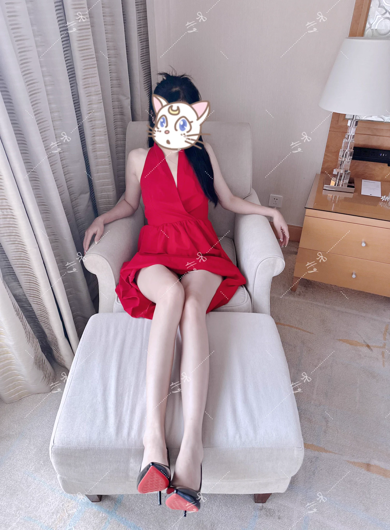 红色代表着情欲，喜庆，艳丽不过我怎么感觉这个红色代表的是绿 https://t.co/RNfTgrryXw
