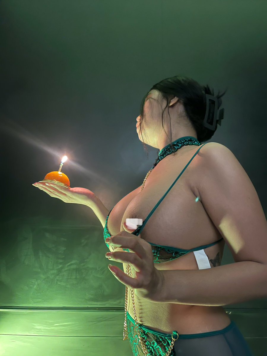 HBD. To Me🎂 https://t.co/uUzbOVag7D