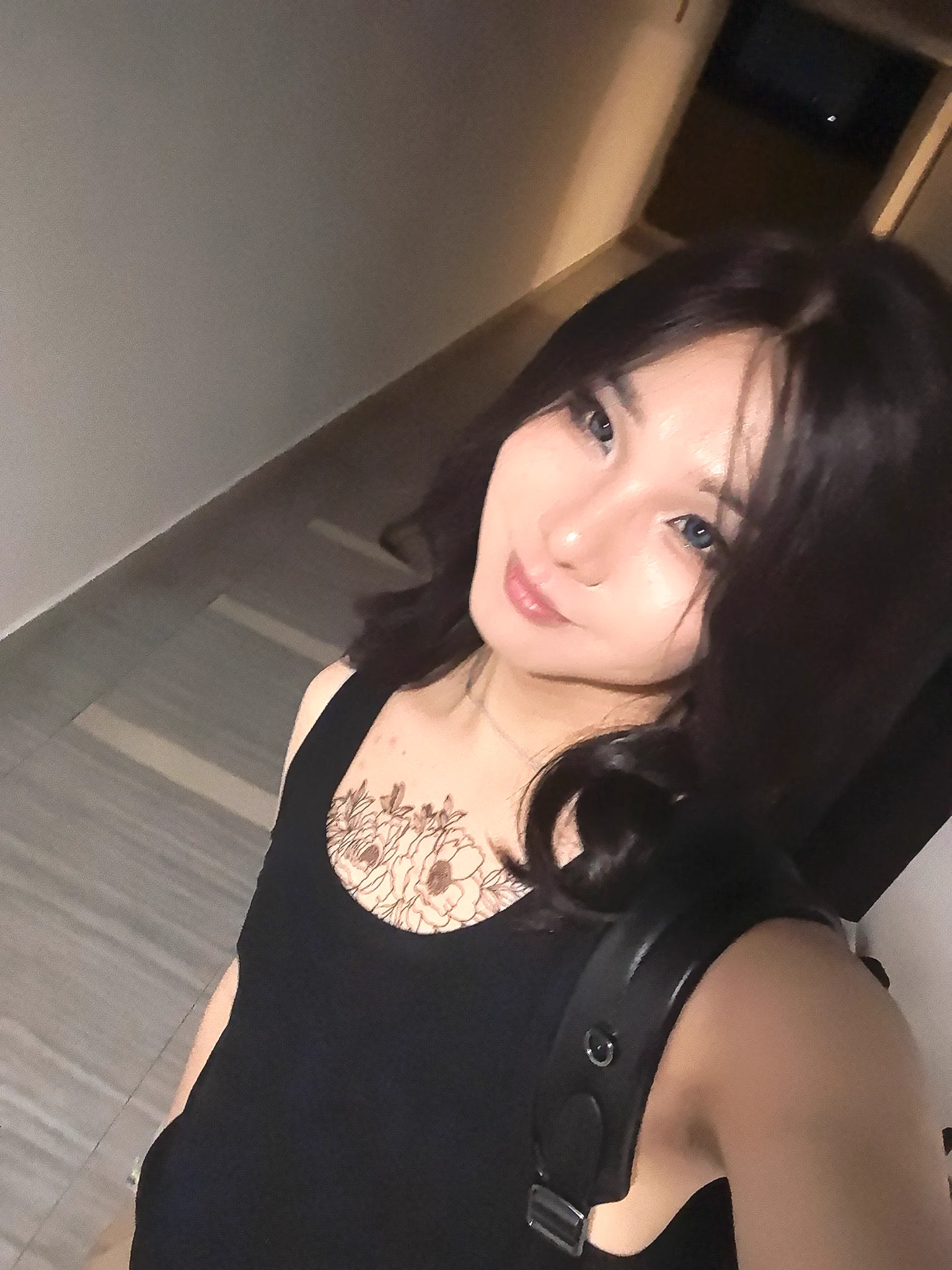 今天和帅气小富哥吃饭看他如数家珍地介绍附近的饭店，感觉他是真的很爱吃呀多和年轻人社交，感觉社畜vv又活过来了！好棒！#男娘 #深圳 https://t.co/PGtL7uUxSp