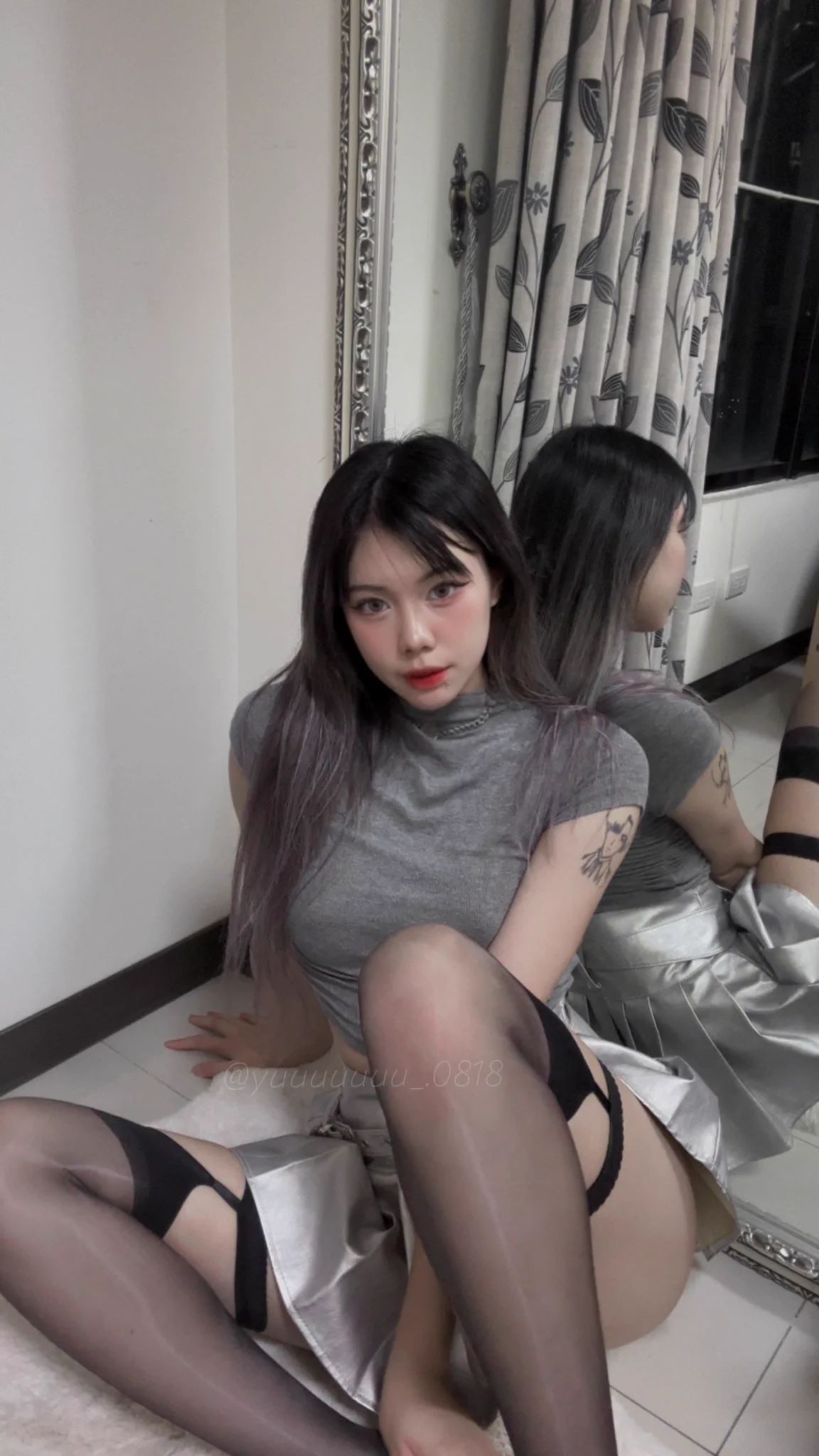 黑絲還是白襪🧦 https://t.co/95iUyZ9V6r