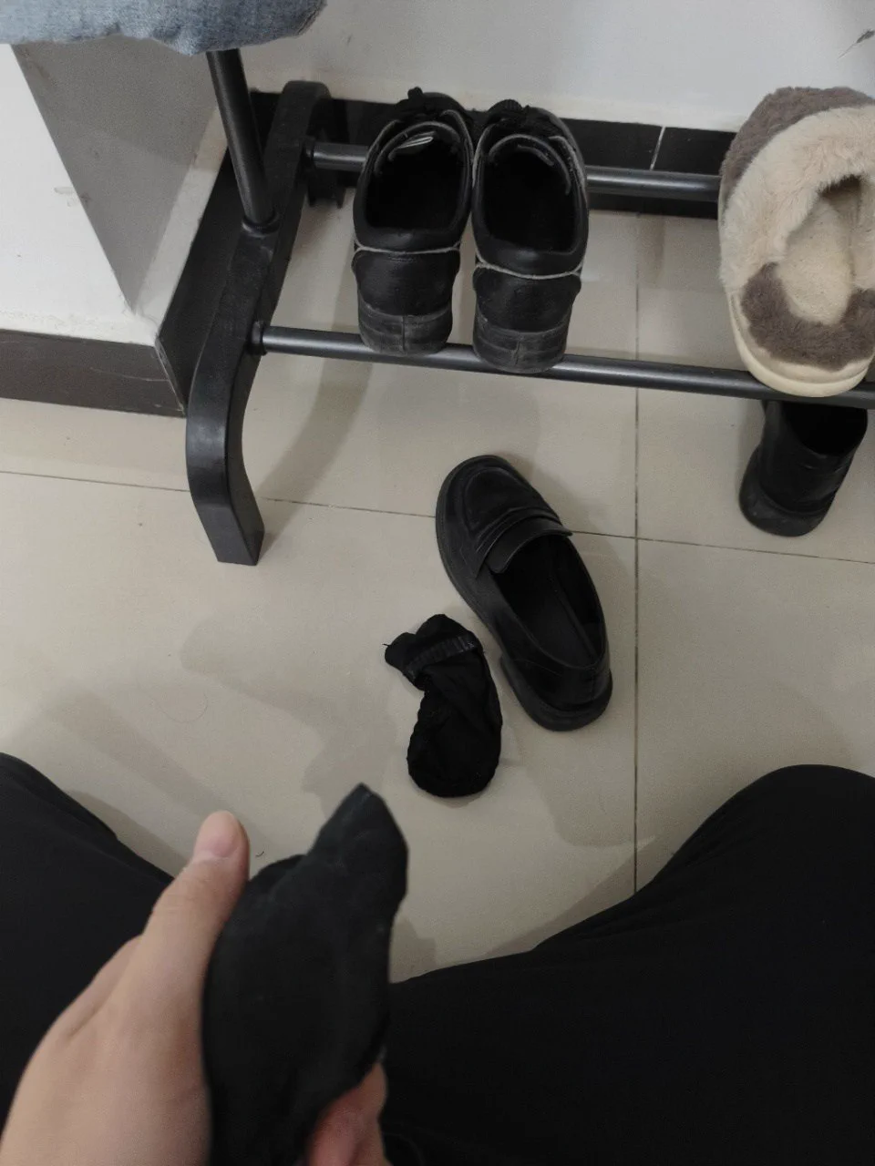 同好投稿，趁开学前探索大学女生宿舍，直接在宿舍里开玩，射完不清理直接放回。 https://t.co/bd0g89sCGq
