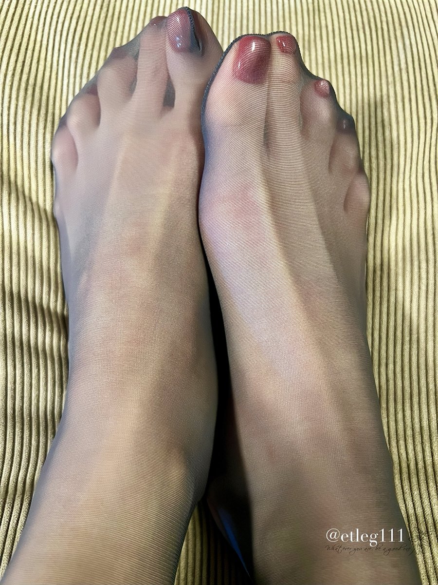 おはようございます☀
新しいネイルをストッキングで透かしてみました📸
全国的にまたまだ暑そうですが、そろそろ季節の変わり目、体調にはお気を付けて😌
今週もよろしくお願いします❣️ https://t.co/1Kbm0mdBE7