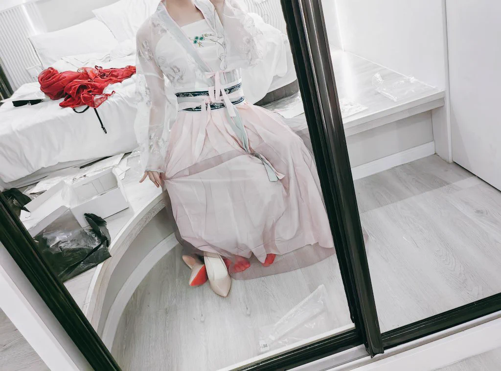 骚逼穿上汉服会端庄一点吗#偽娘 #伪娘 #crossdress #crossdresser #男娘 #男の娘 #sissy #여장 #Femboy #chastitycage #贞操锁 https://t.co/axpucV7l4k