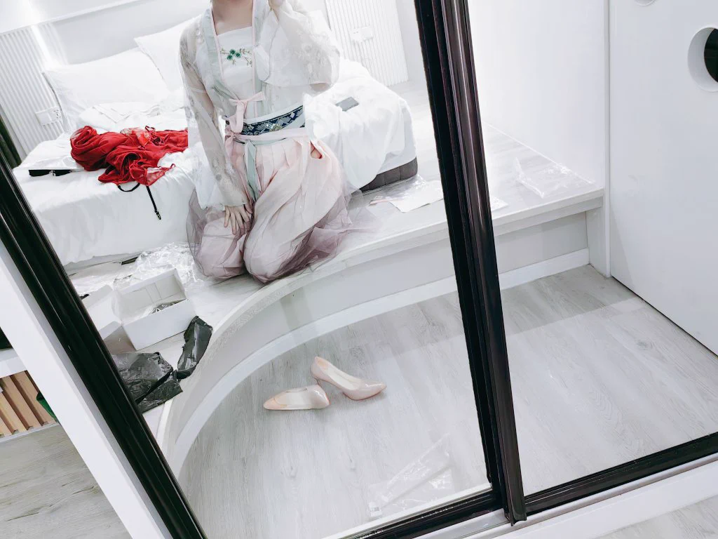 骚逼穿上汉服会端庄一点吗#偽娘 #伪娘 #crossdress #crossdresser #男娘 #男の娘 #sissy #여장 #Femboy #chastitycage #贞操锁 https://t.co/axpucV7l4k