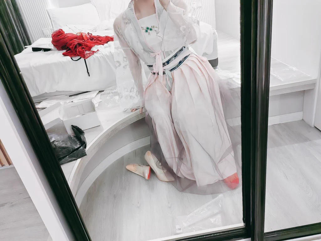 骚逼穿上汉服会端庄一点吗#偽娘 #伪娘 #crossdress #crossdresser #男娘 #男の娘 #sissy #여장 #Femboy #chastitycage #贞操锁 https://t.co/axpucV7l4k