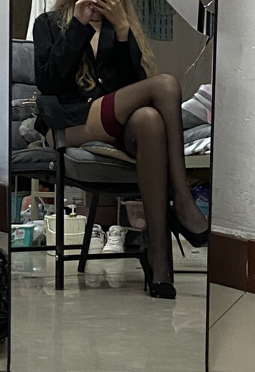 学校宿舍露出反差系列（48）
@Haosehou 
@riridashai 
@91qorn 
@911PornHub 

#反差 #反差女大学生 https://t.co/ZrFgULdTQw