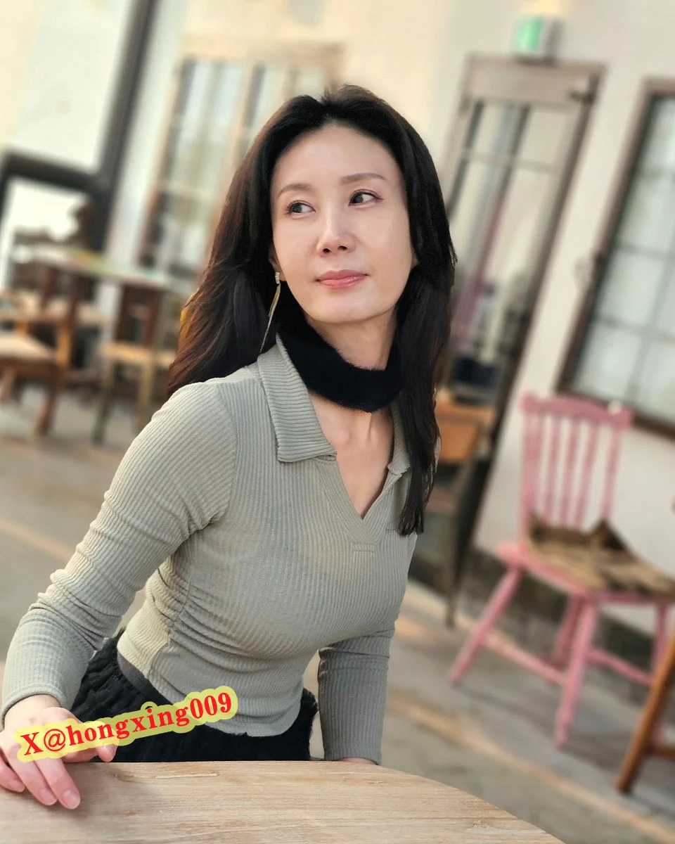 50岁的阿姨依然保持巅峰状态 https://t.co/tFkts9YDW6