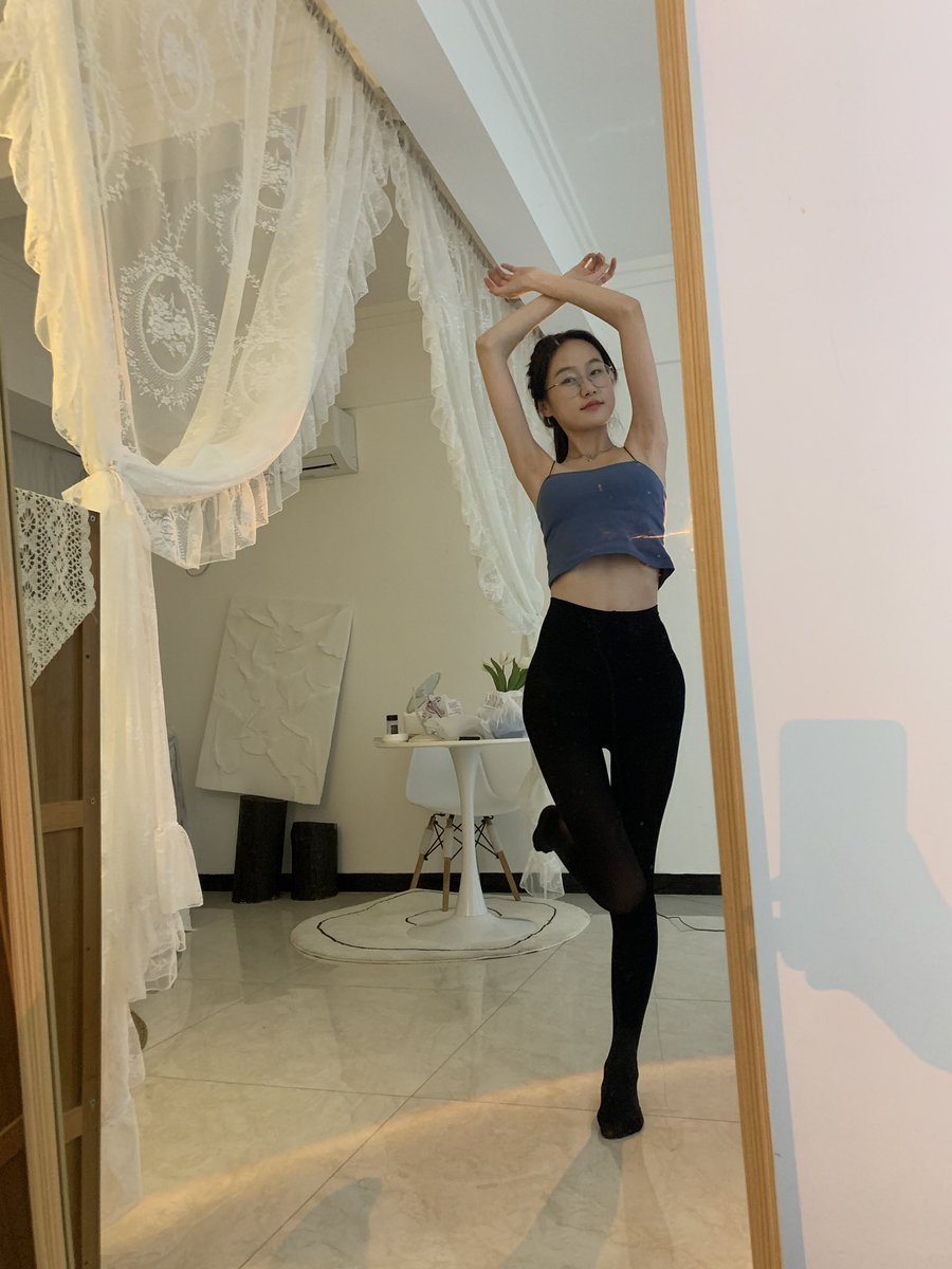 【网友投稿 No.1040】眼镜舞蹈生 #眼镜娘 #眼镜妹 #投稿 #反差 #投稿曝光 #女友 #女友分享 #女友系列 #女同学 #女同事 https://t.co/wy5lUu4xqE