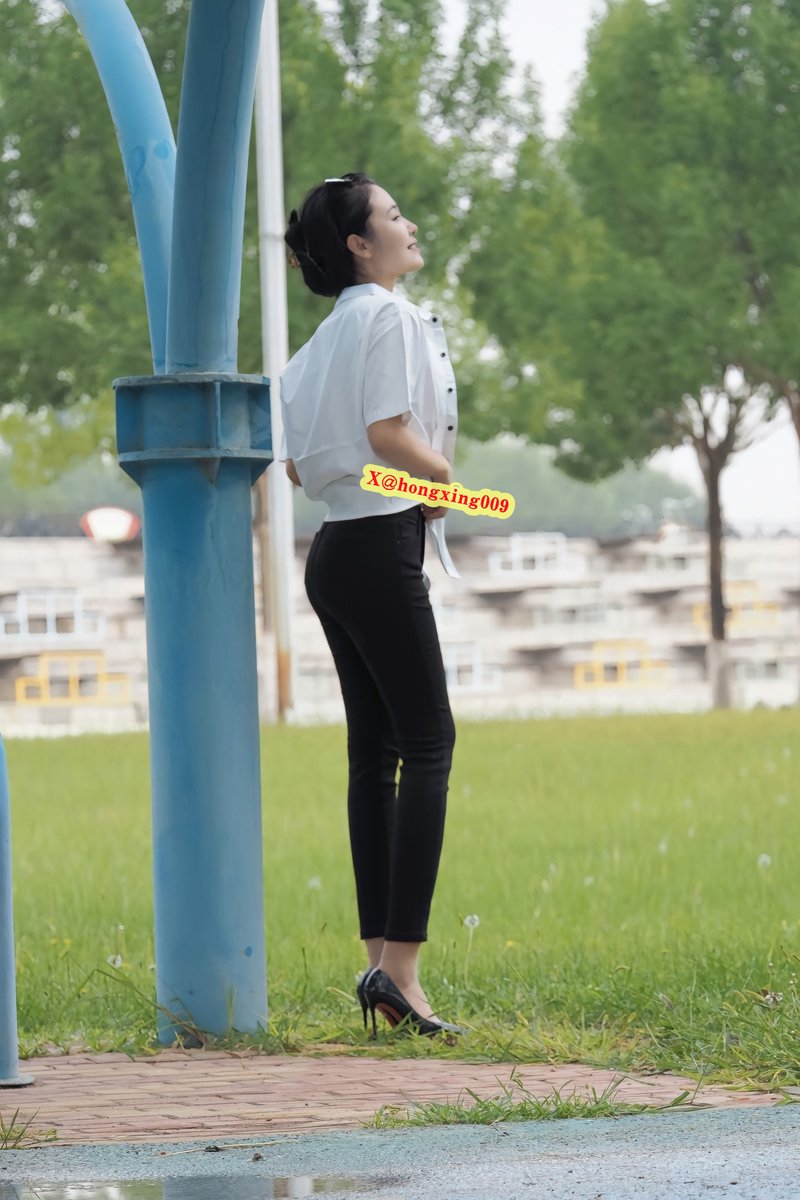 此夜原应是良辰好光景，奈何难寻当年身影。 https://t.co/RKRXB3pYUu