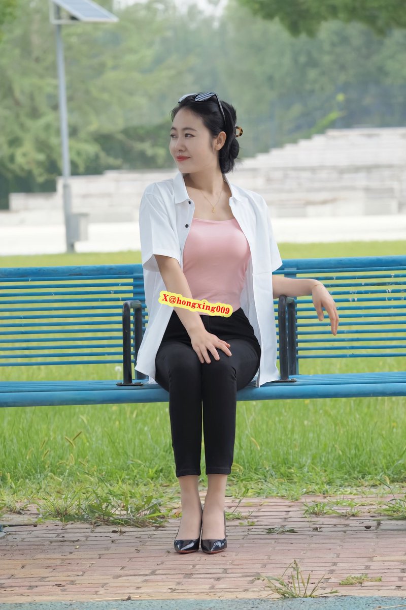 此夜原应是良辰好光景，奈何难寻当年身影。 https://t.co/RKRXB3pYUu