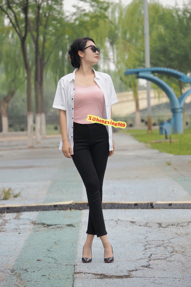 此夜原应是良辰好光景，奈何难寻当年身影。 https://t.co/RKRXB3pYUu