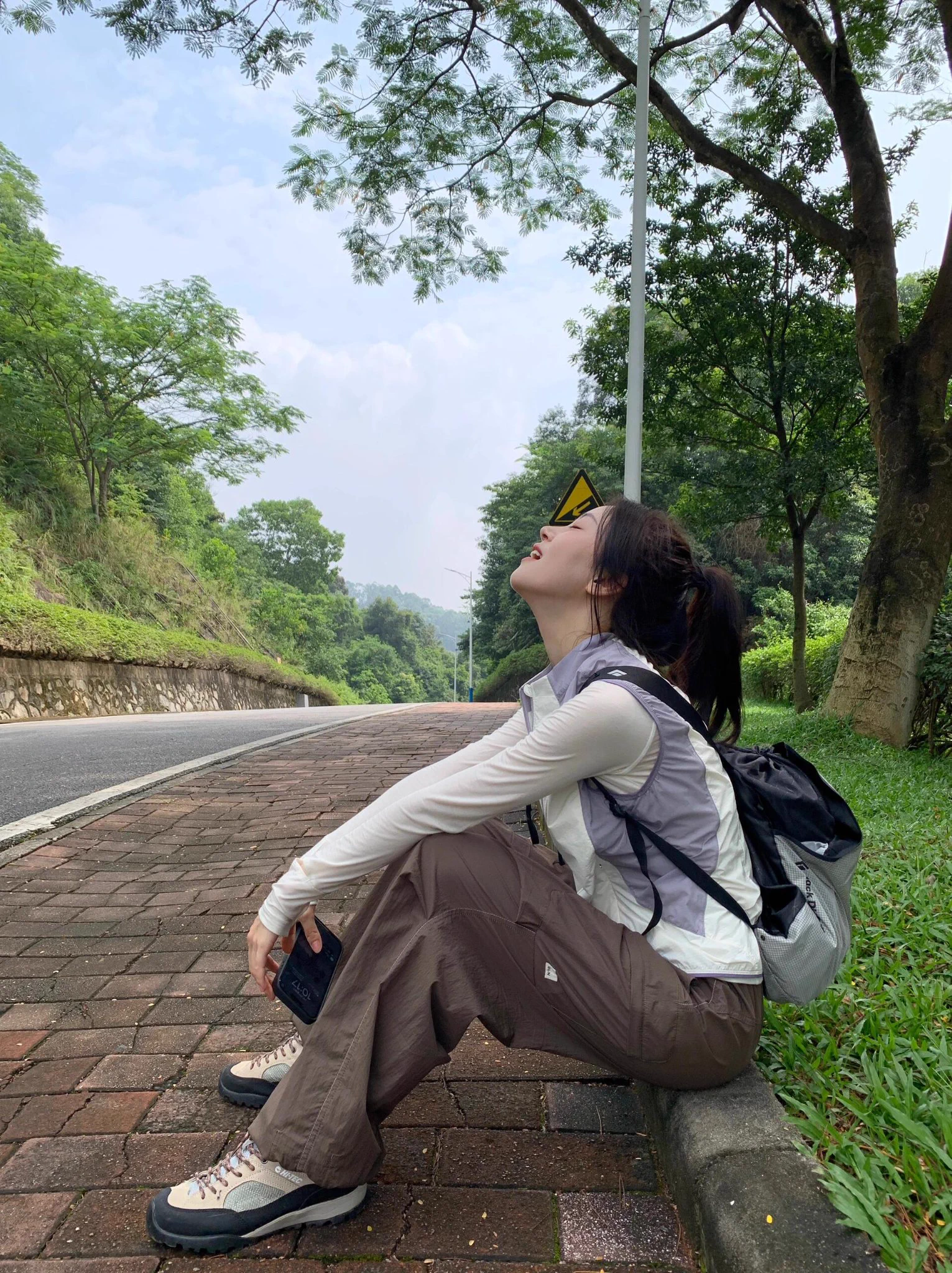 昼夜平分秋色，祝你收获自在快乐🍁 https://t.co/iQW6YNIhe4