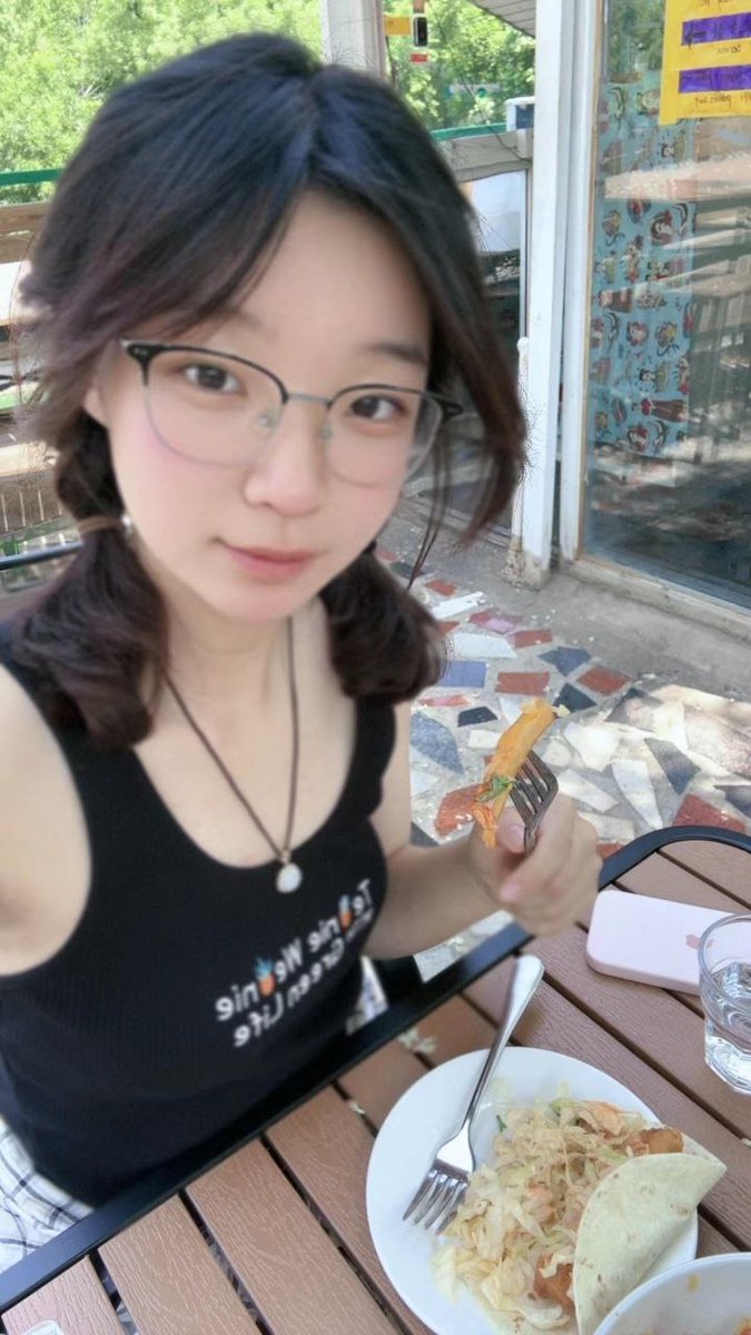 【网友投稿 No.1050】清纯眼镜女同事 #眼镜娘 #眼镜妹 #投稿 #反差 #投稿曝光 #女友 #女友分享 #女友系列 #女同学 #女同事 https://t.co/Q64Z5kRjUF