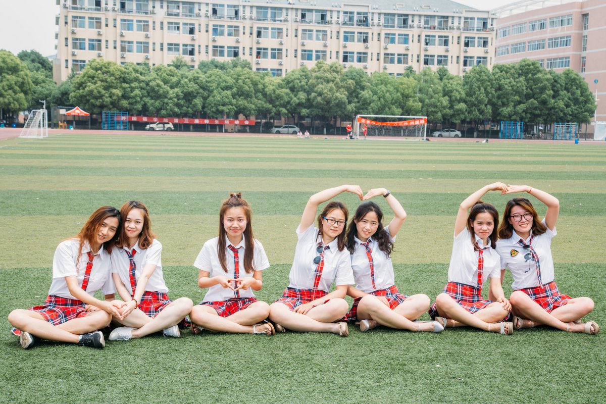 毕业小姐姐写真[46P+461M] #眼镜娘 #眼镜妹 #毕业照 #女大学生 #写真 
No.092232 预览全套尺度看置顶或私信 投稿：@007share 
眼镜娘圈子：https://t.co/VSeJDJ4Yn7 https://t.co/tG9iWrqzRb