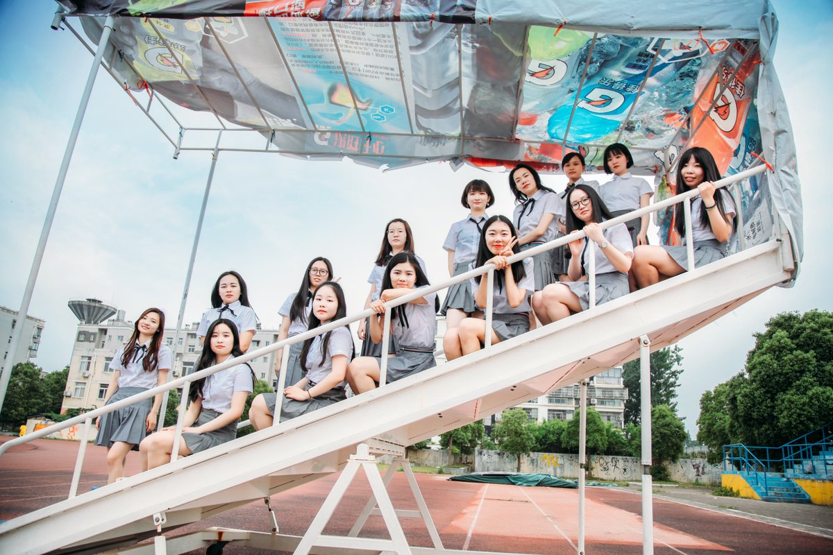 毕业小姐姐写真[90P+510M] #眼镜娘 #眼镜妹 #毕业照 #女大学生 #写真 
No.092511 预览全套尺度看置顶或私信 投稿：@007share 
眼镜娘圈子：https://t.co/VSeJDJ4qxz https://t.co/LIJDRp5j5C