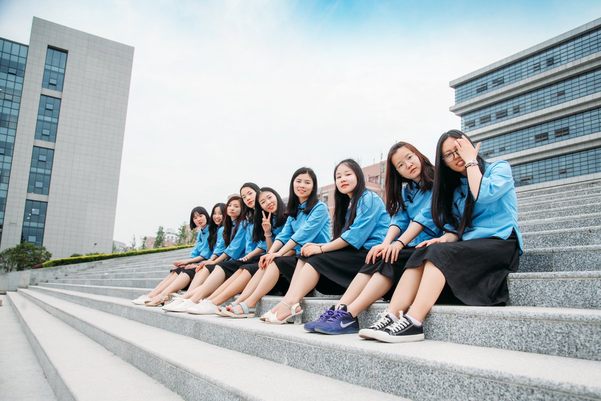 毕业小姐姐写真[90P+510M] #眼镜娘 #眼镜妹 #毕业照 #女大学生 #写真 
No.092511 预览全套尺度看置顶或私信 投稿：@007share 
眼镜娘圈子：https://t.co/VSeJDJ4qxz https://t.co/LIJDRp5j5C