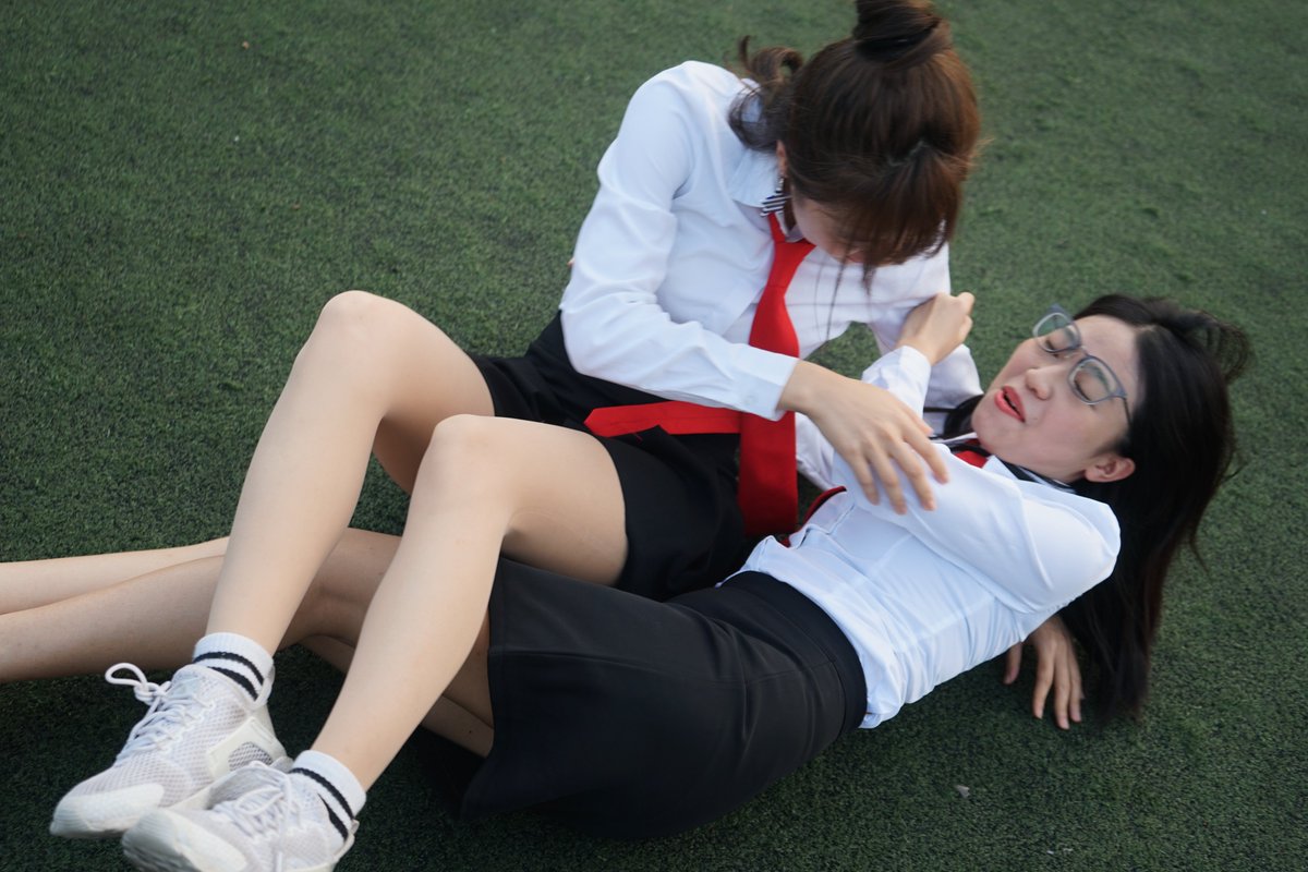 毕业小姐姐写真[145P+543M] #眼镜娘 #眼镜妹 #毕业照 #女大学生 #写真 
No.092814 预览全套尺度看置顶或私信 投稿：@007share 
眼镜娘圈子：https://t.co/VSeJDJ4qxz https://t.co/EiT6tMO6OZ