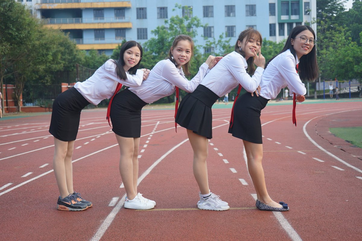 毕业小姐姐写真[145P+543M] #眼镜娘 #眼镜妹 #毕业照 #女大学生 #写真 
No.092814 预览全套尺度看置顶或私信 投稿：@007share 
眼镜娘圈子：https://t.co/VSeJDJ4qxz https://t.co/EiT6tMO6OZ