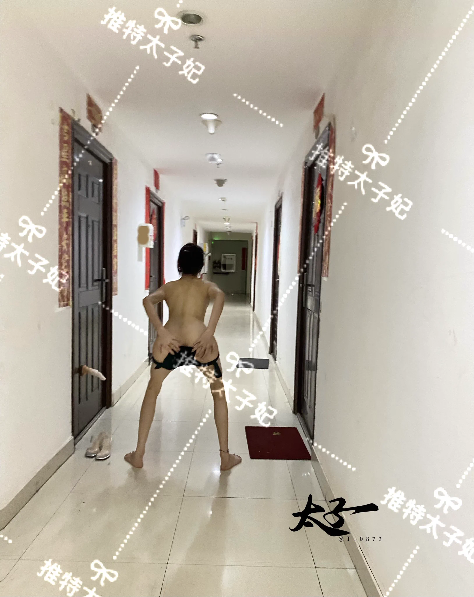 社死挑战❗️屋里应该是全家在做饭🦶我在他们家门口疯狂裸体展示🩴主动掰开淫穴把自己插出母狗形态🫣公开表演吐舌自慰👣突然开门的话被欣赏到自己社死的畜态❗️会羞耻到喷射吧📩@DaFoer_ @Daguidiyi @Fojiangnice @Xiaoxiaofoer 完整版❗️小区挑战🩴私信过门解锁内群（脏脚露出）极限羞耻🦶全过程 https://t.co/QcByH9cNZn
