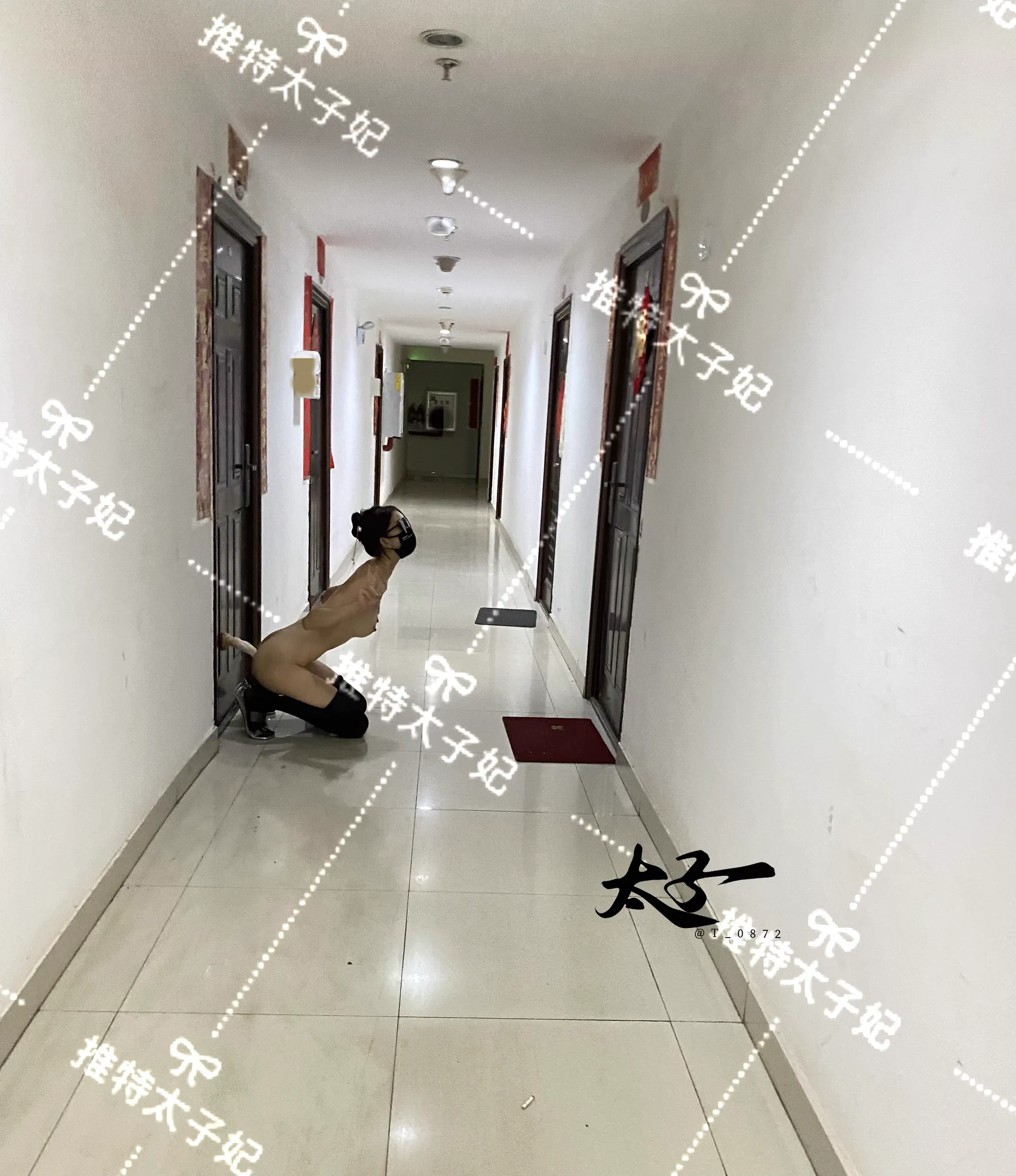 社死挑战❗️屋里应该是全家在做饭🦶我在他们家门口疯狂裸体展示🩴主动掰开淫穴把自己插出母狗形态🫣公开表演吐舌自慰👣突然开门的话被欣赏到自己社死的畜态❗️会羞耻到喷射吧📩@DaFoer_ @Daguidiyi @Fojiangnice @Xiaoxiaofoer 完整版❗️小区挑战🩴私信过门解锁内群（脏脚露出）极限羞耻🦶全过程 https://t.co/QcByH9cNZn