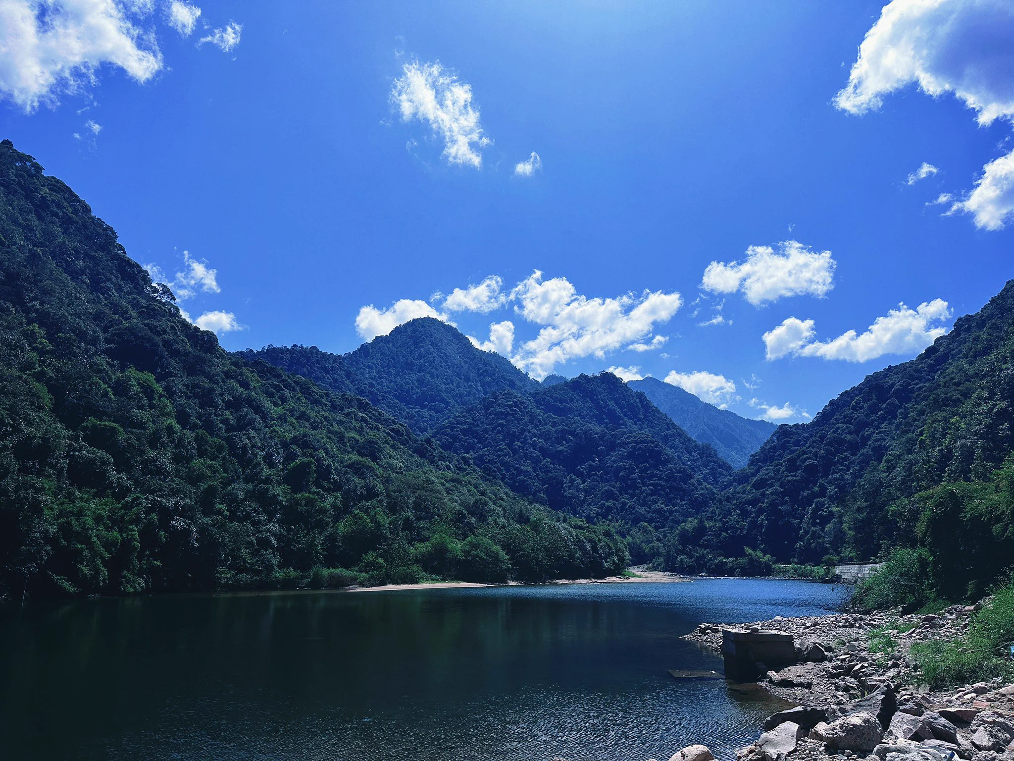 趁着节前人少去武夷山、南平各县玩了一周。景美+人少+天气给力，不亦乐乎。假期不出门，就在厦门好好休息了。 https://t.co/T35Gw1U1Gp