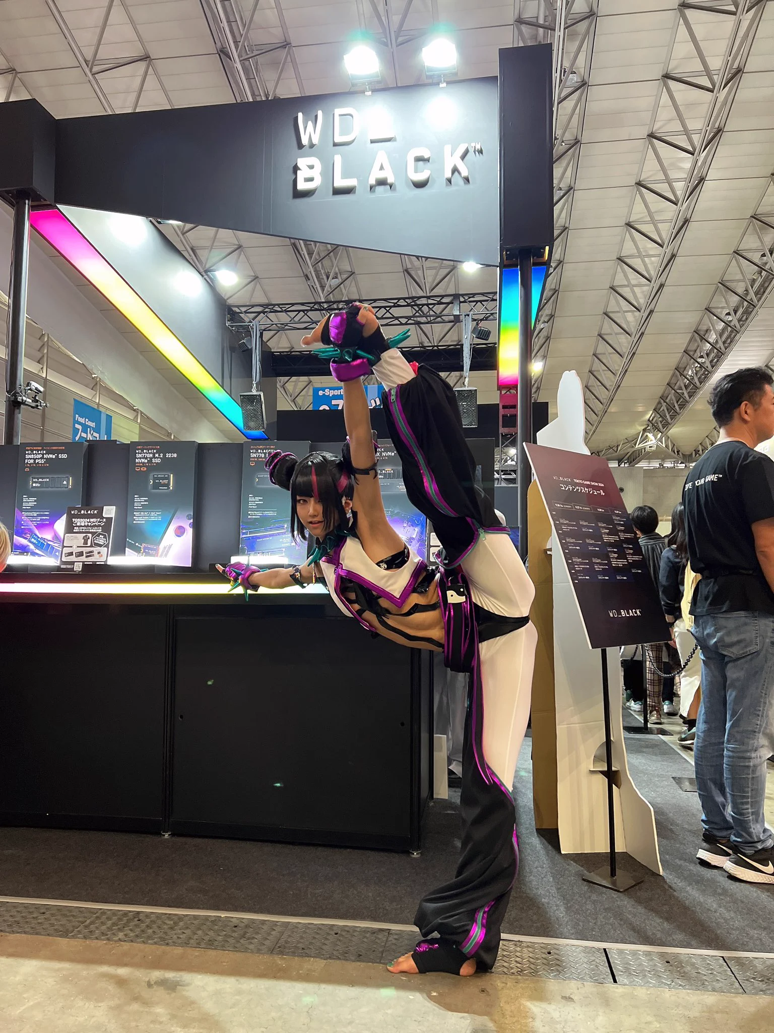 カメラマンさんにたくさんお写真お送りいただいたのが嬉しかったので、10/29まで毎朝のおはよう投稿はジュリになります😂毎日よろしくねぇ https://t.co/bgngbirA3Y