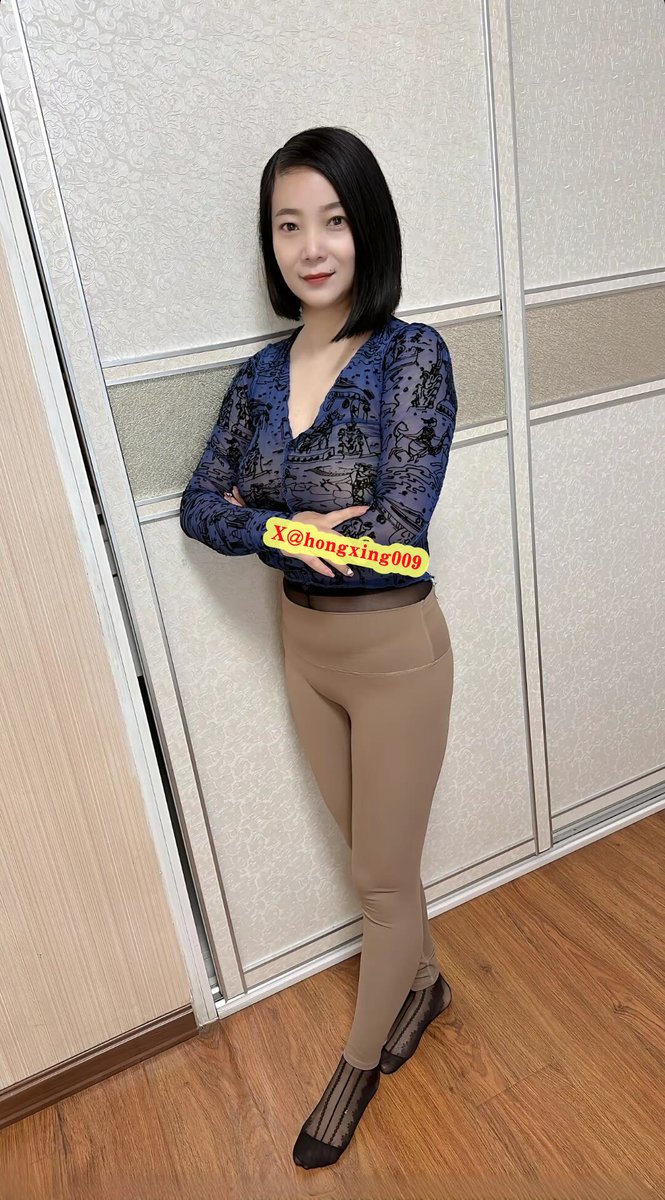 我的酒量大概就是一打啤酒或者半斤白酒，再或者你的四两微笑。 https://t.co/HyCYboOy3H