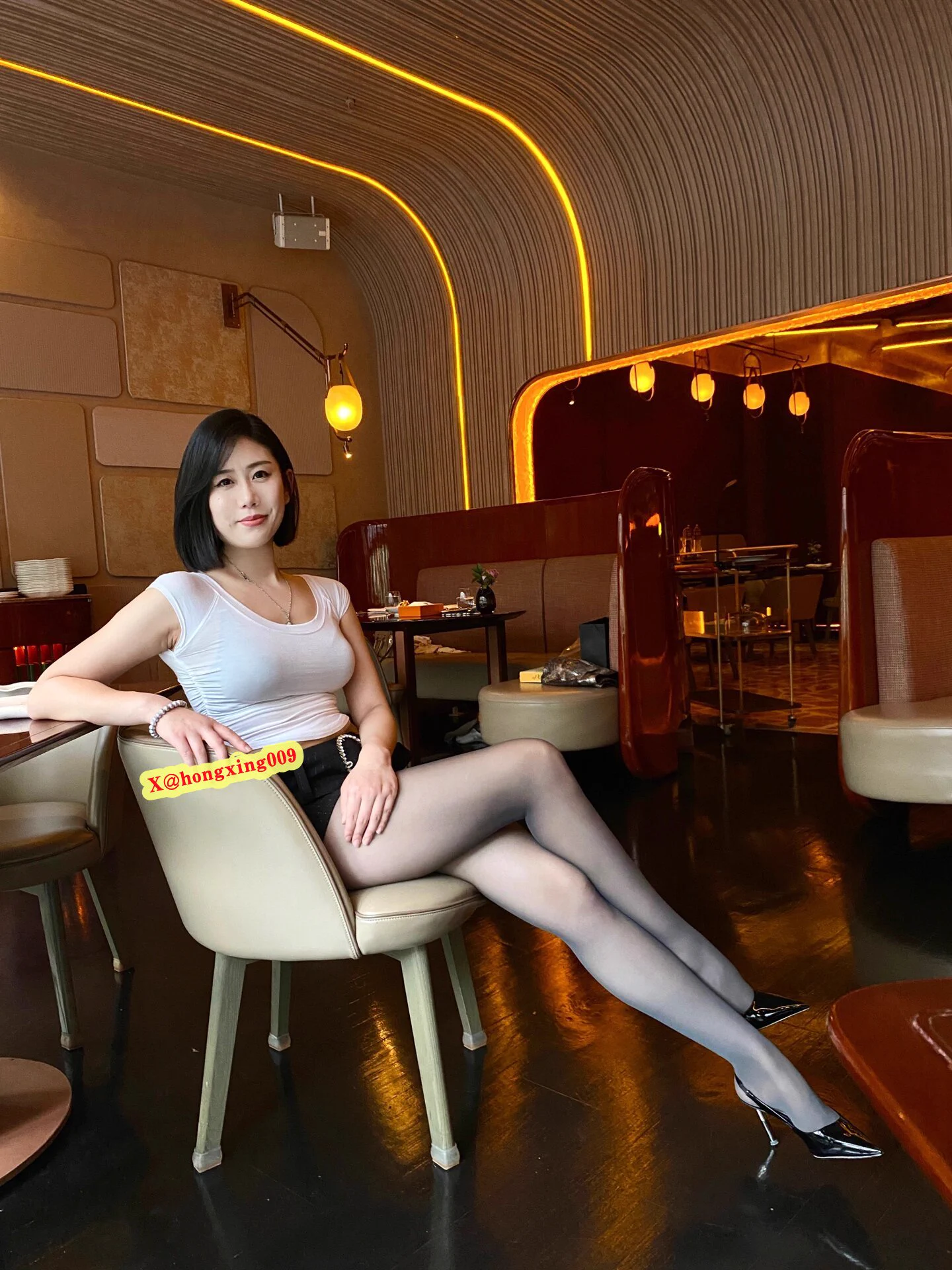 我有玲珑酒一壶，山月为枕，薄露作被，温一壶往事，与你共浇杯。 https://t.co/WqpK9khPIz