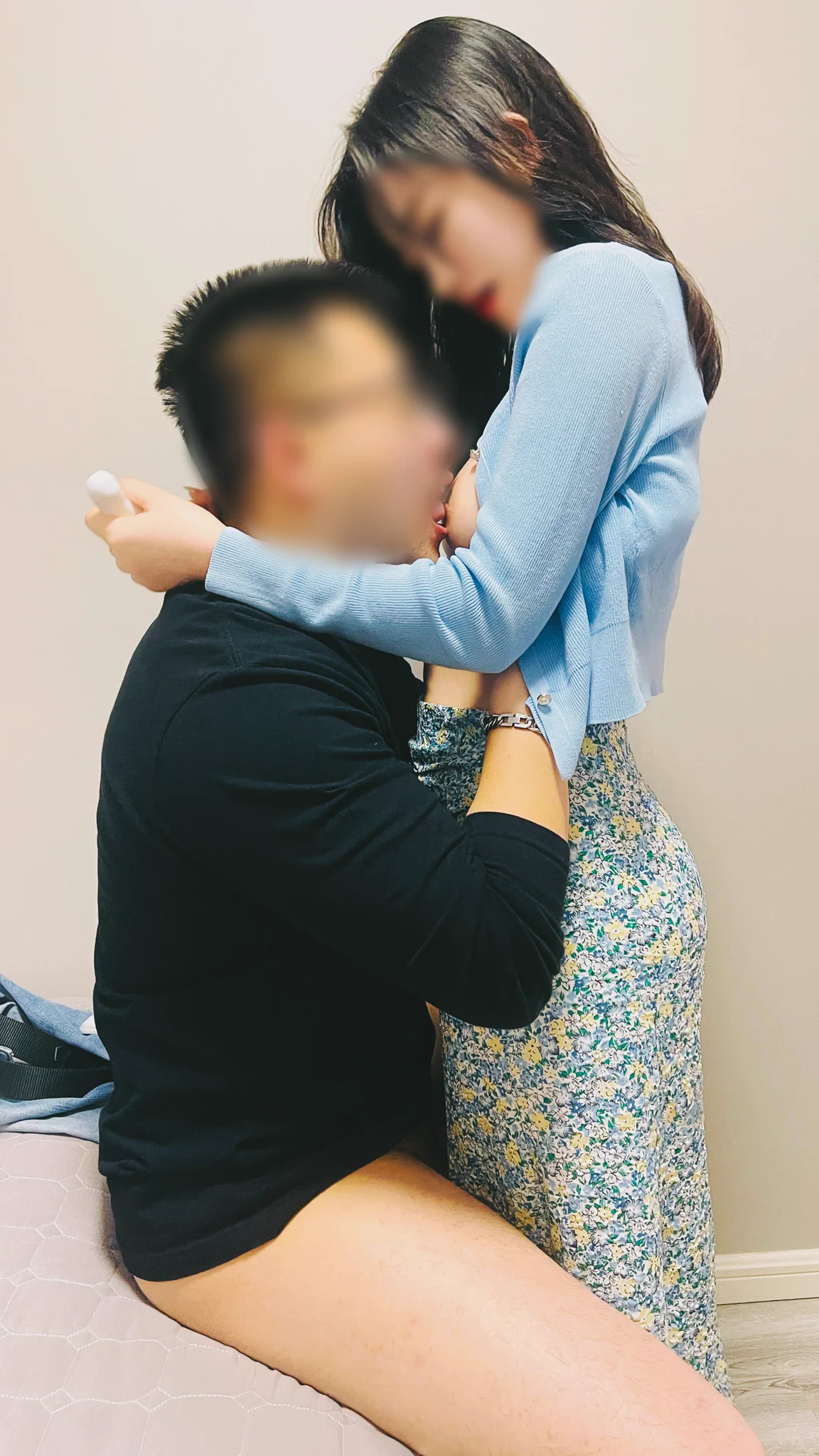 我老公只爱我屁股我男友只爱我胸他俩倒是挺互补谁也不抢谁的 https://t.co/DaIx5n39nX
