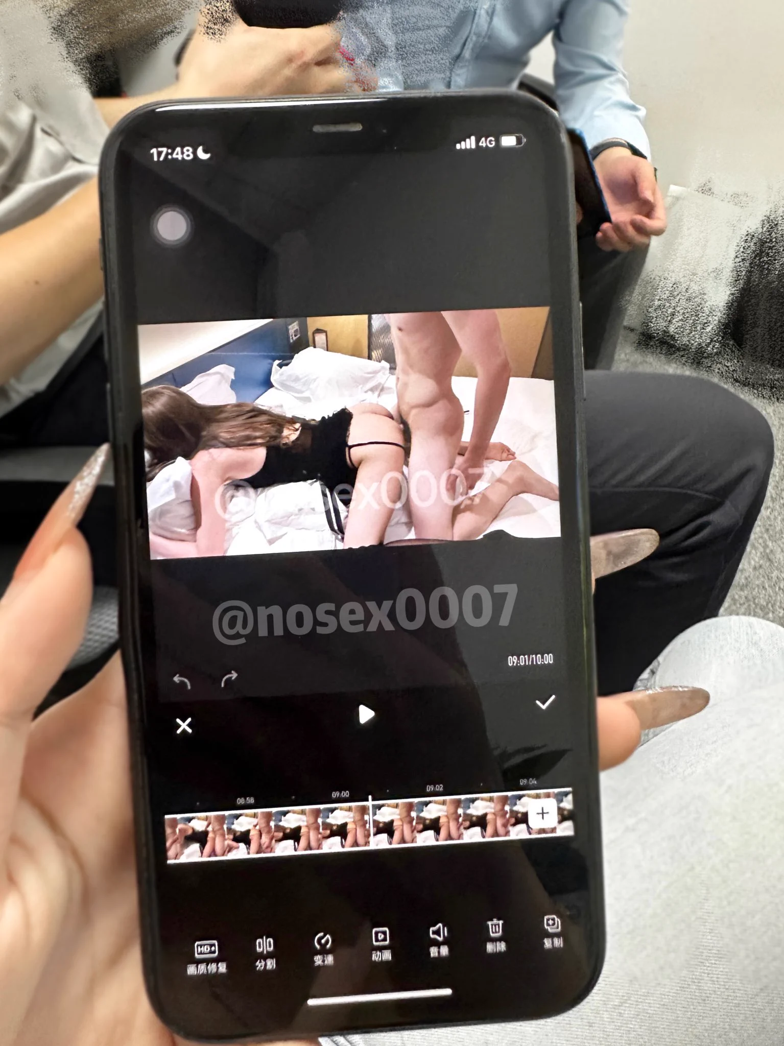 你那个看上去不谙世事的女同事会在背地里当着男同事的面剪自己的做爱视频🫣 https://t.co/0IOql8jBdO