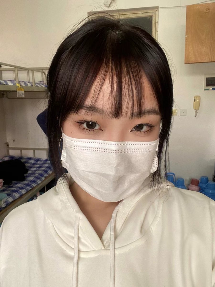 学校宿舍露出反差系列（59）
@cuteeeee11
@euteeeee
@wqganenshi_
@007share

#反差 #反差女大学生 https://t.co/O3NzkasmxO