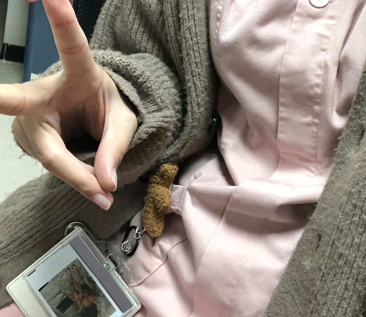 偷偷帶著我ㄉ修勾上班-.-✌️ https://t.co/S4GHHbahx6